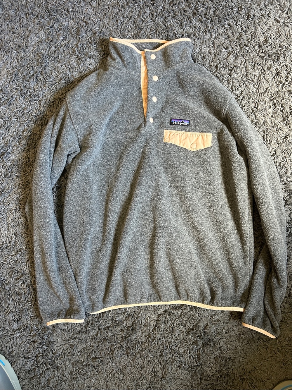 Patagonia Heather Gray Snap-T Pullover with Tan Accents